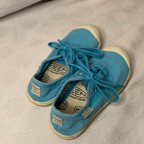 Keen Other - Keen Canvas Sneakers size 9 little girls aqua tie shoes